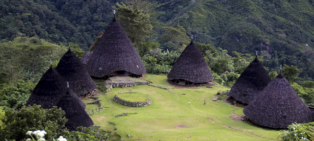 Desa Wae Rebo, Jelajah Keindahan Tersembunyi Dan Surga di Nusa Tenggara Timur